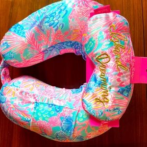 NWT Lilly Pulitzer Travel Pillow and Eye Mask